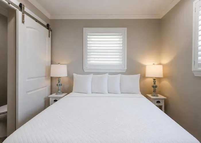 Gulf Village 6 Apartment