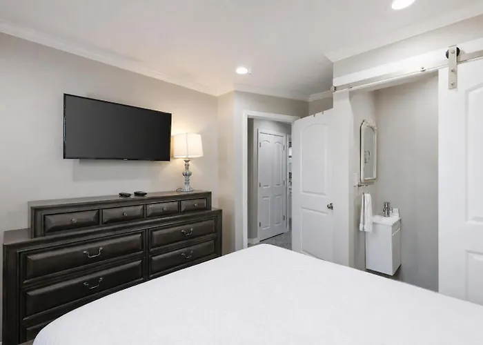 Gulf Village 6 Apartment